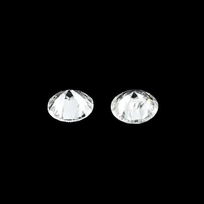 Two brilliant-cut diamonds, 1.05ct
