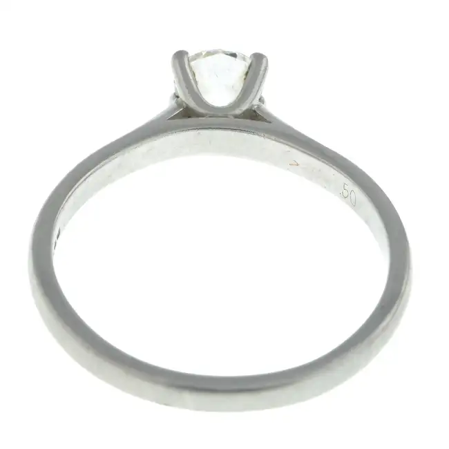 Platinum diamond single-stone ring