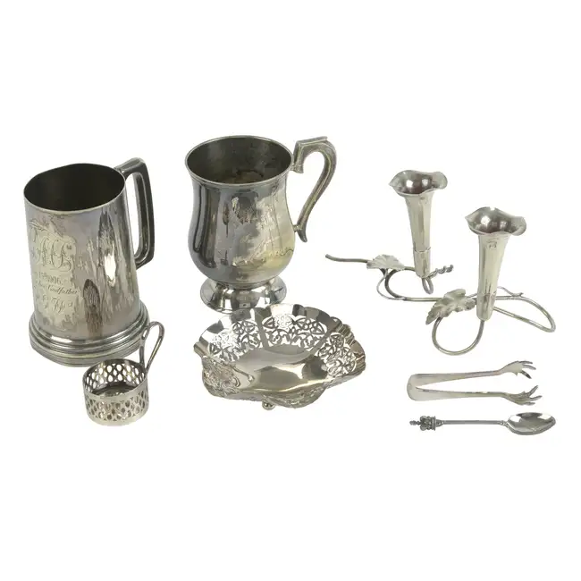 Assorted silver plate to include Elkington punch bowl, etc 
