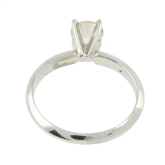 Diamond single-stone ring