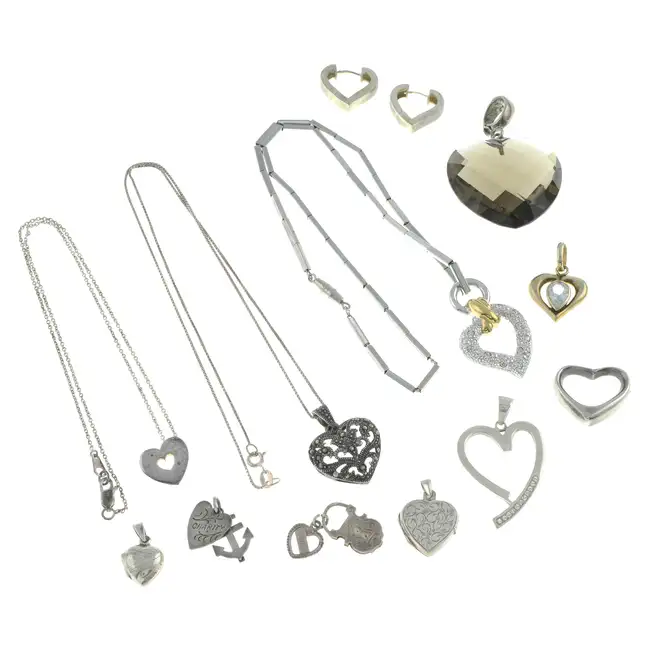 Twelve assorted heart jewellery, 