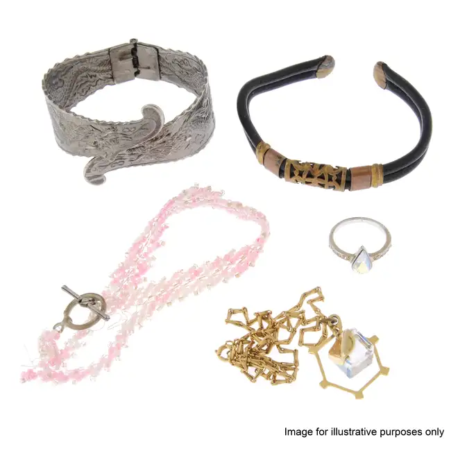Assorted costume and fashion jewellery, many AF