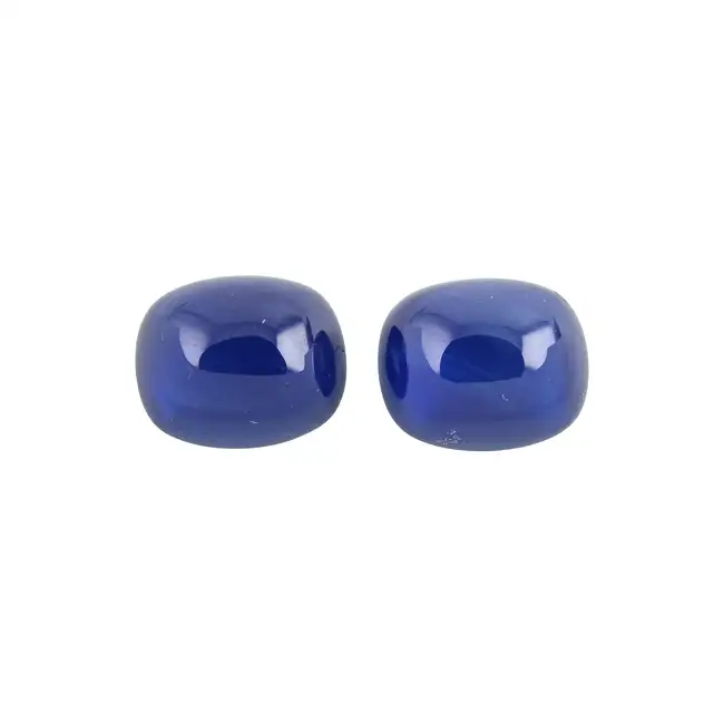 Two oval-shape sapphire cabochons, 5.28ct