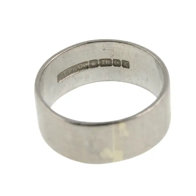 18ct gold band ring