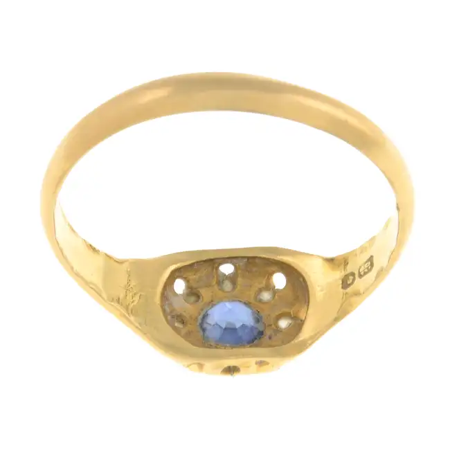 Early 20th 18ct gold sapphire & diamond ring
