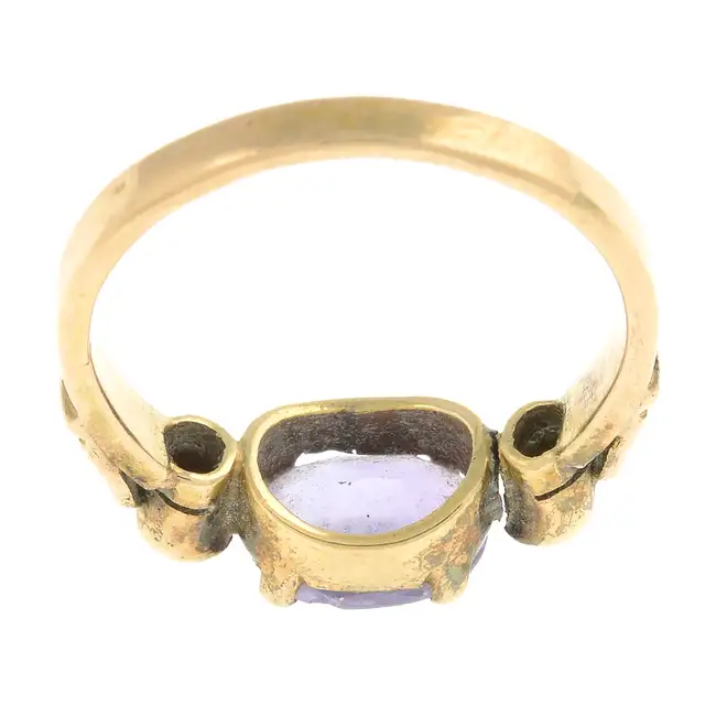 Amethyst & colourless gem ring