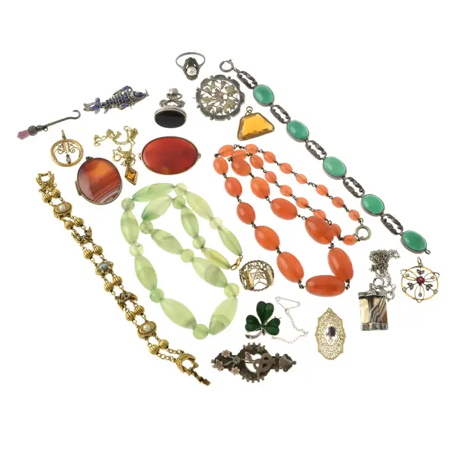 Selection of jewellery