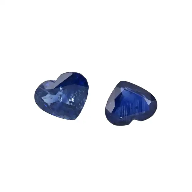 Two heart-shape sapphires, 2.74ct