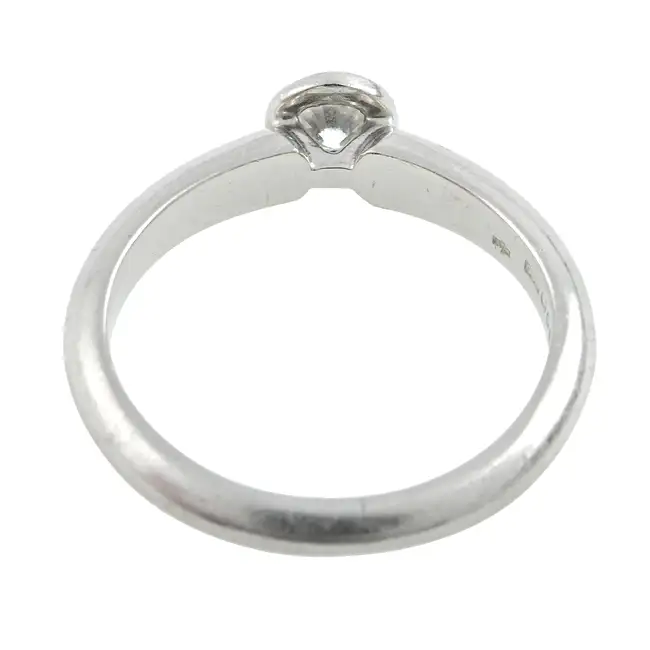 Platinum diamond single-stone ring