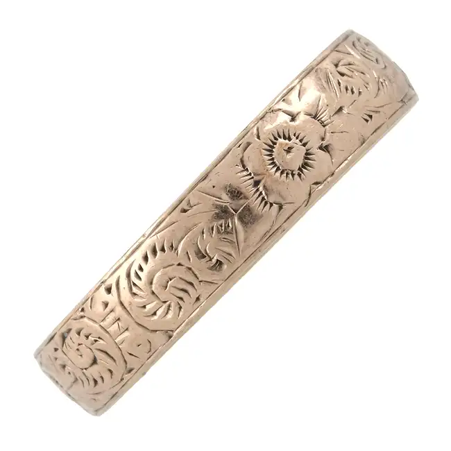Late Victorian 9ct gold engraved band ring