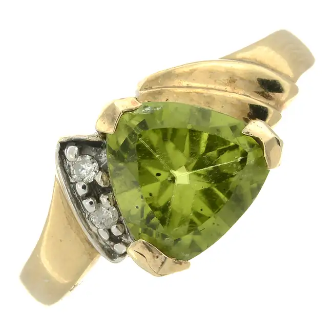 9ct gold peridot & diamond ring