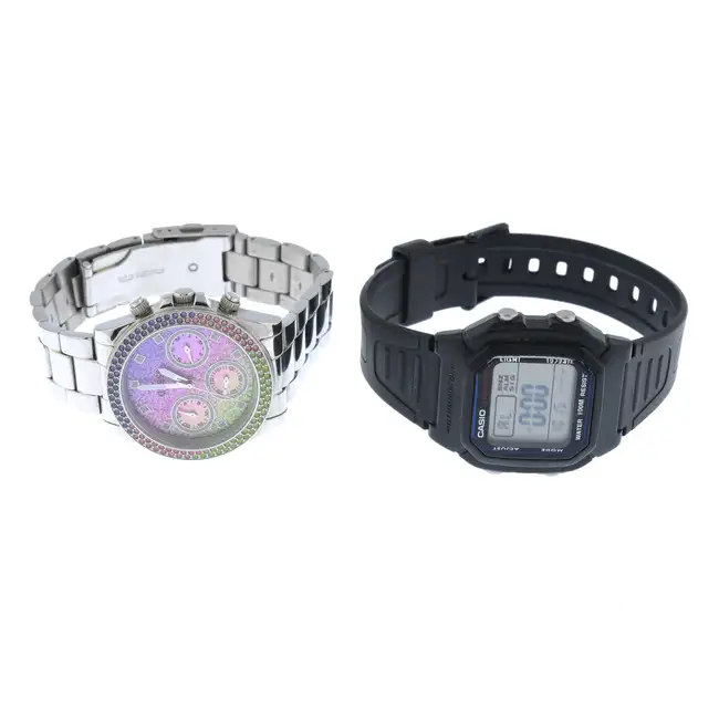 Bag of watches. Approximately 100.