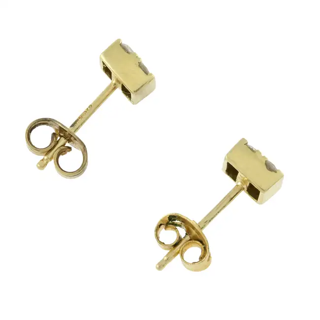 18ct gold diamond stud earrings
