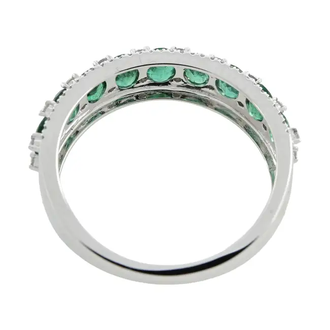 18ct gold emerald and diamond ring