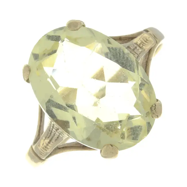 9ct gold quartz single-stone ring