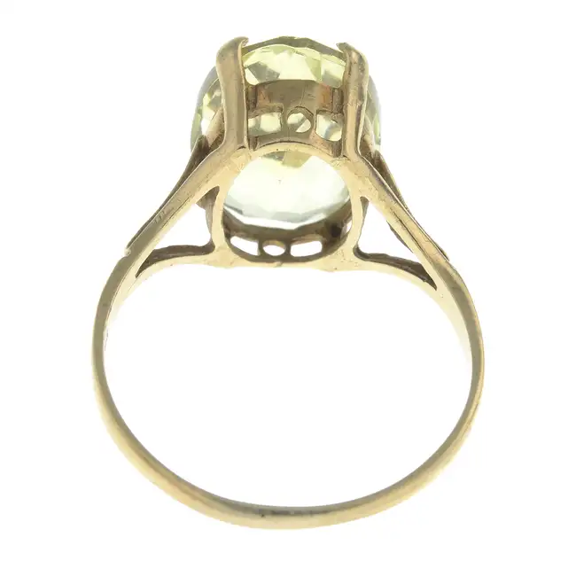 9ct gold quartz single-stone ring