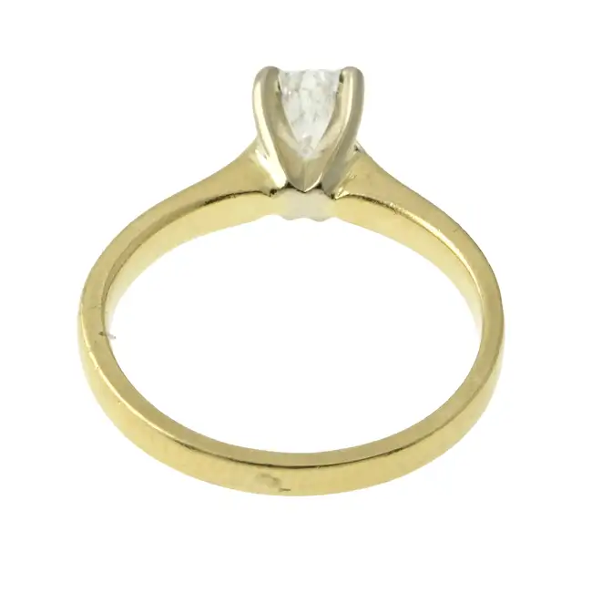 18ct gold rectangular-shape diamond ring