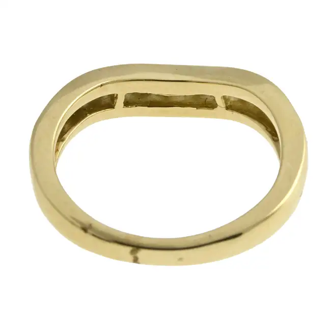 18ct gold diamond shaped band ring