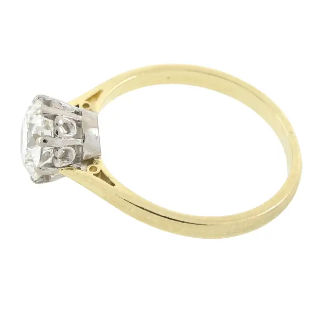 Diamond single-stone ring