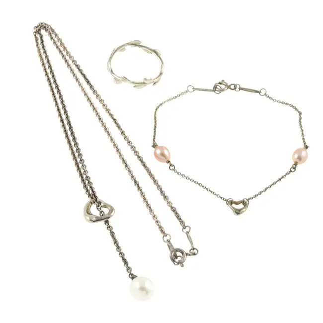 Set of open heart jewellery by Tiffany & Co.