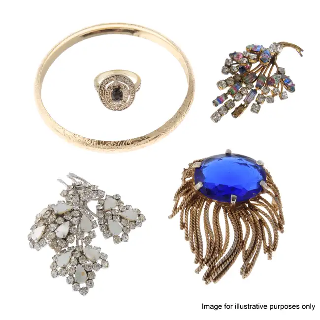 Assorted costume and fashion jewellery, many AF