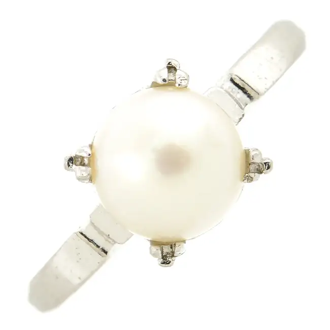 Cultured pearl single-stone ring