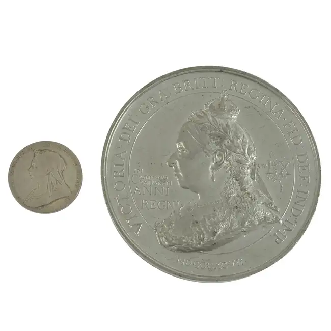 Victoria, Diamond Jubilee 1897, two medals (2)