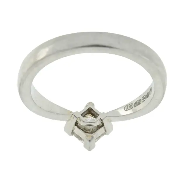 Platinum diamond single-stone ring