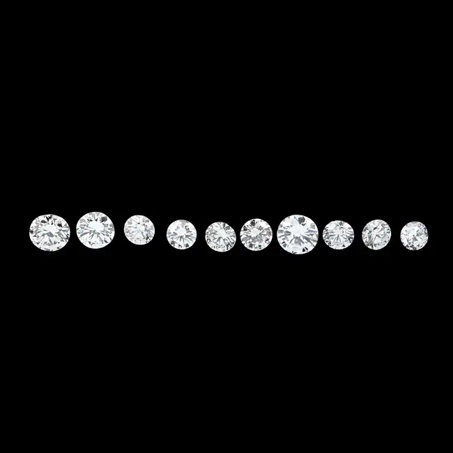 Ten brilliant-cut diamonds, 2.28ct