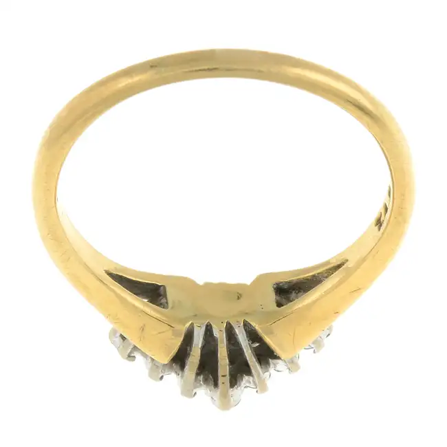 18ct gold diamond dress ring