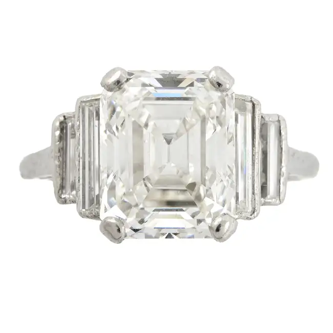 Diamond single-stone ring