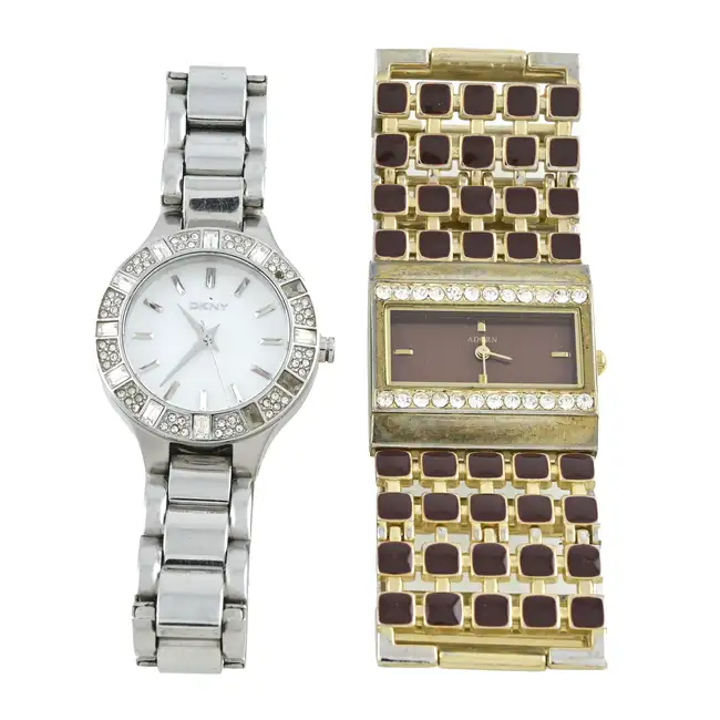 Bag of watches. Approximately 200.