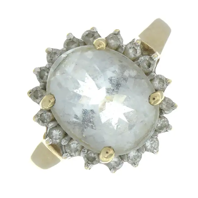 9ct gold aquamarine & diamond cluster ring