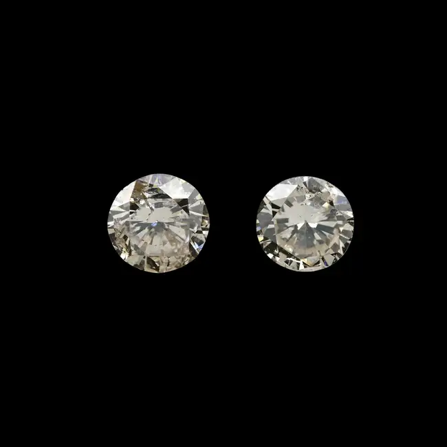 Two brilliant-cut diamonds, 1.07ct