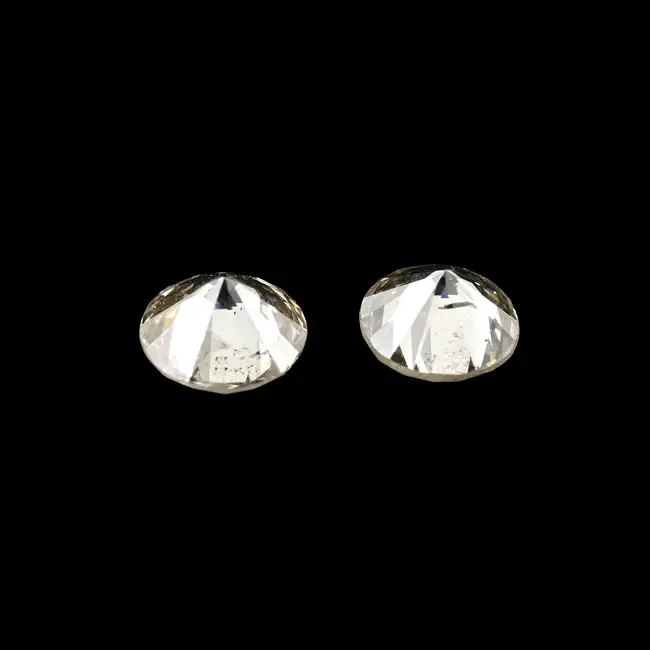 Two brilliant-cut diamonds, 1.07ct