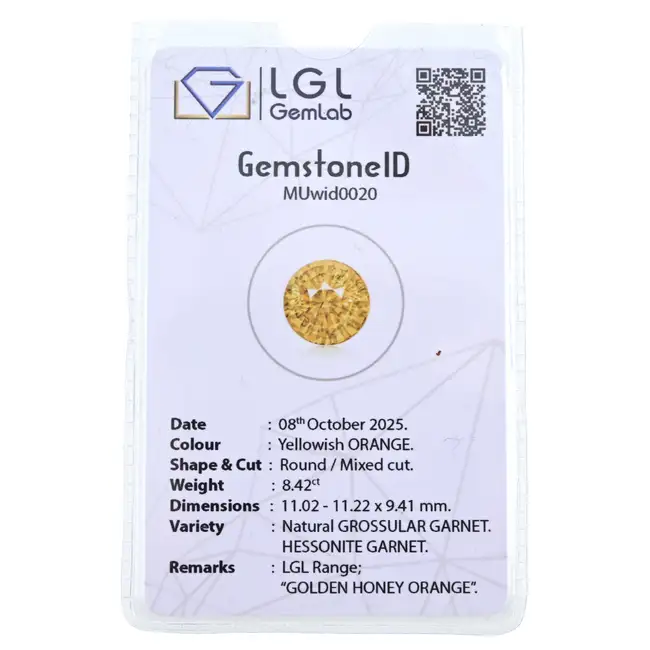 Oval-shape orange garnet, 8.42ct