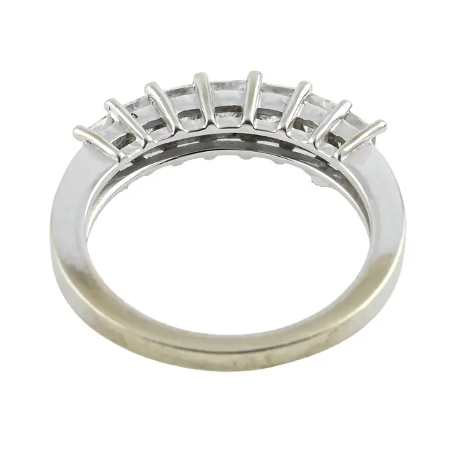 18ct gold diamond seven-stone ring