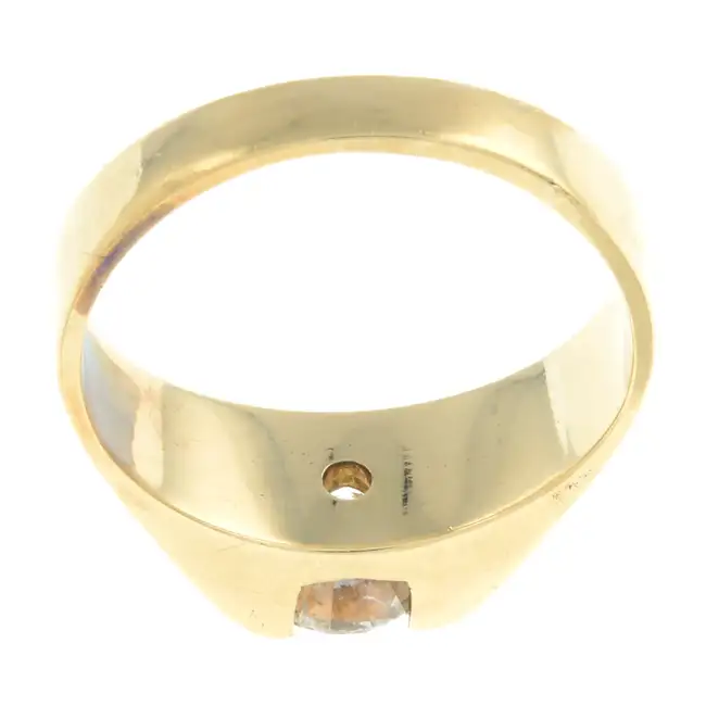 Diamond single-stone ring