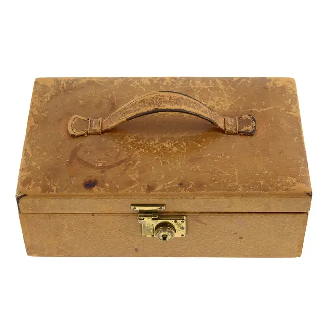 Box of jewellery & costume jewellery