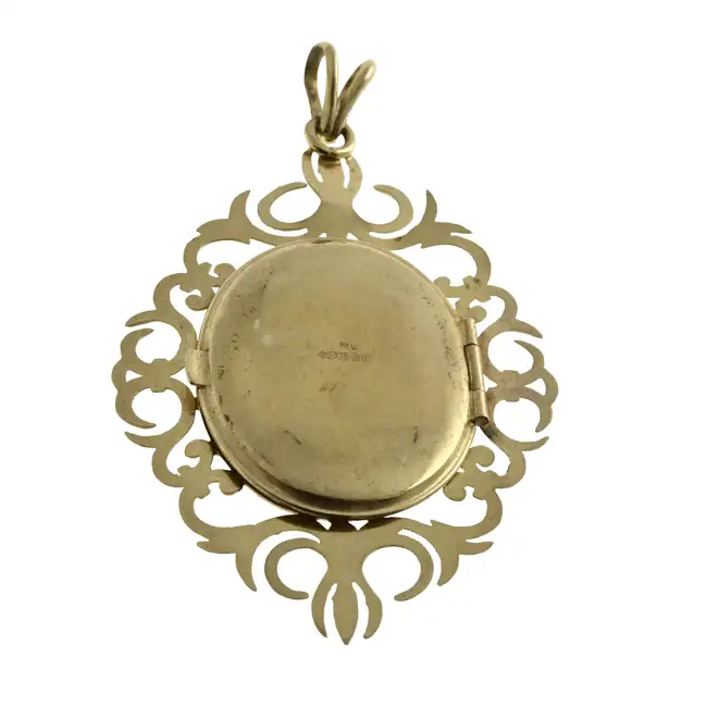 9ct gold garnet & split pearl locket pendant