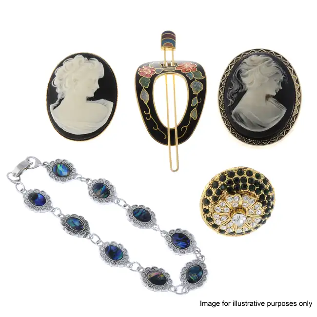 Assorted costume and fashion jewellery, many AF. 