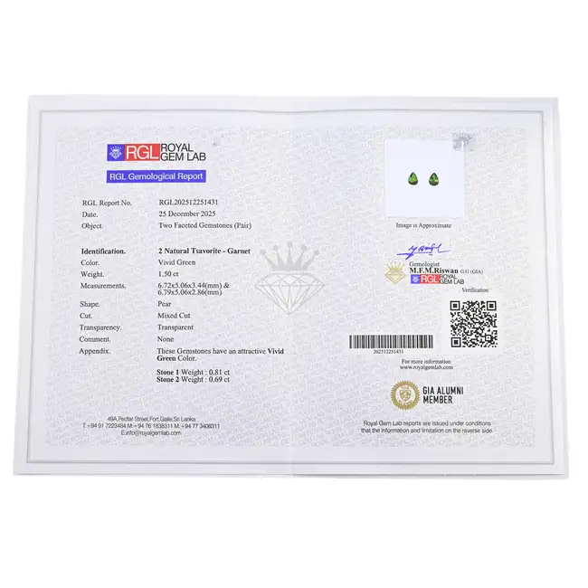 Two pear-shape tsavorite garnets, 1.49ct