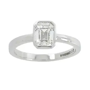 Platinum diamond single-stone ring