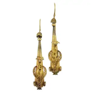 Late Georgian to early Victorian gold earrings