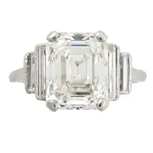 Diamond single-stone ring
