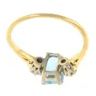 18ct gold aquamarine & diamond three-stone ring
