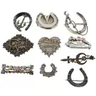 Selection of late 19th century brooches