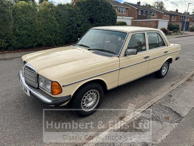 1980 MERCEDES 230 E W123 AUT...