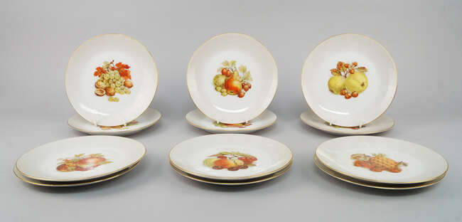 
	
		A set of twelve modern German porcelain plates, late 20th century, printed with vignettes...