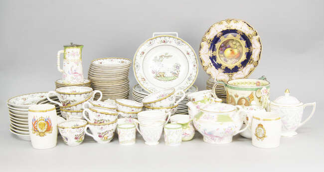 
	
		A Spode Chelsea pattern part dinner service, to comprise thirteen plates, ten crescent...